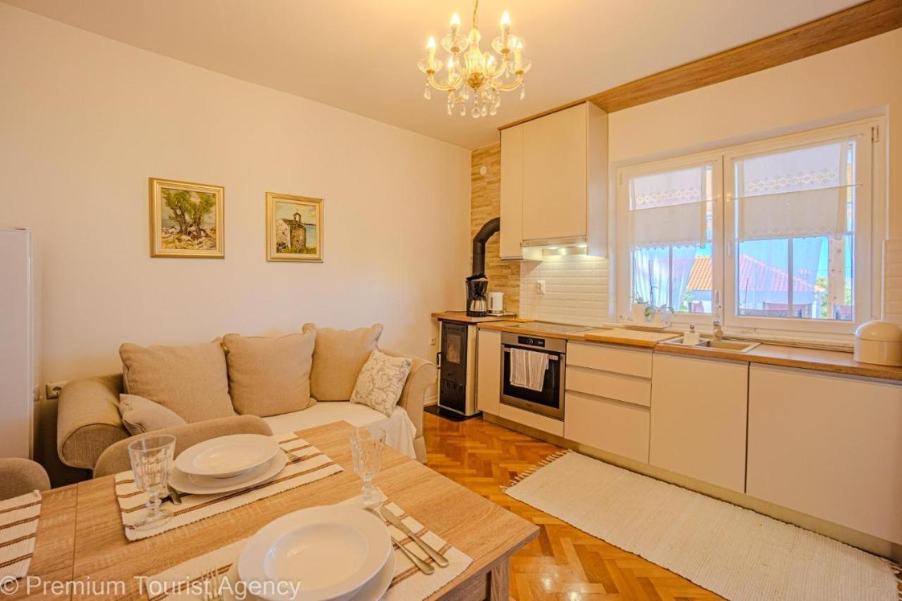 Sunset Apartment With Sea View Повляна Экстерьер фото